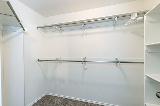 Building Photo - Relax on this front porch!