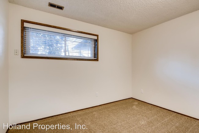 Building Photo - 5 br, 2 bath House - 18040 SW Salix Ridge St.