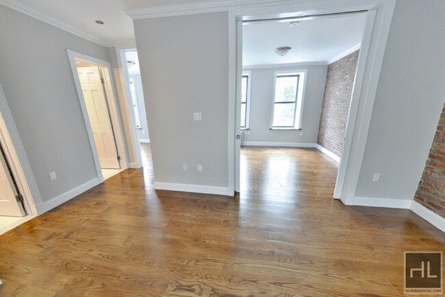 Foto del edificio - E 100TH ST.