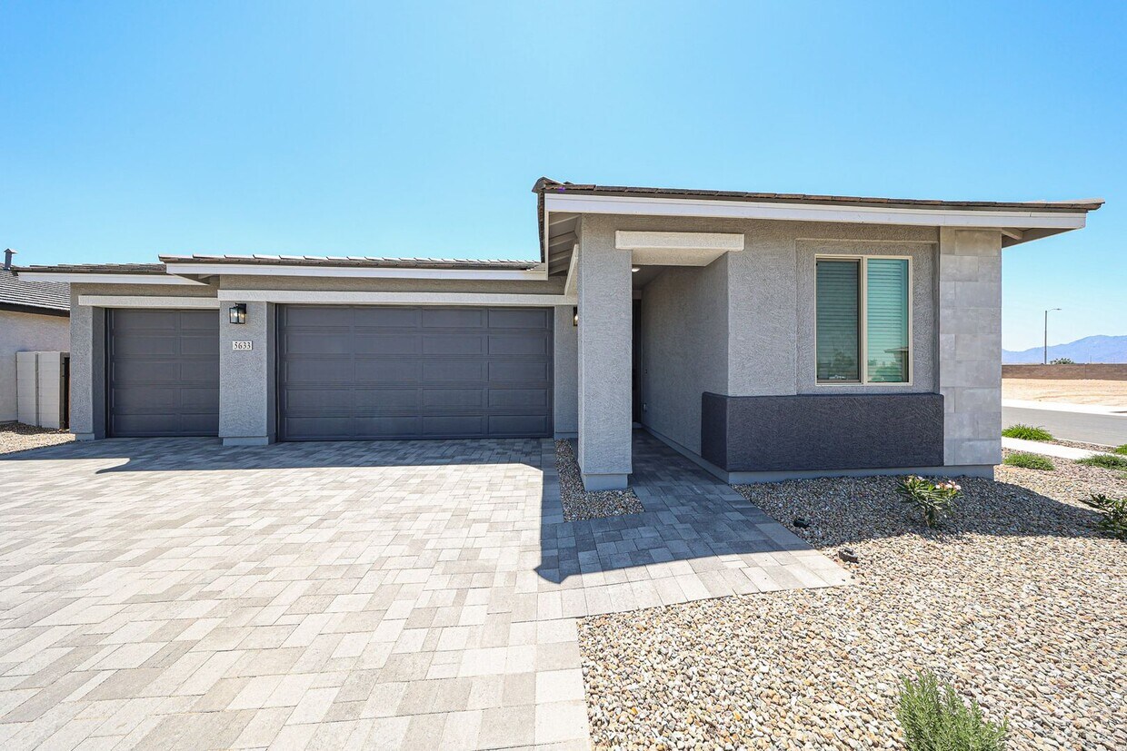 Primary Photo - Modern Mountainside Living: Stunning New 4...