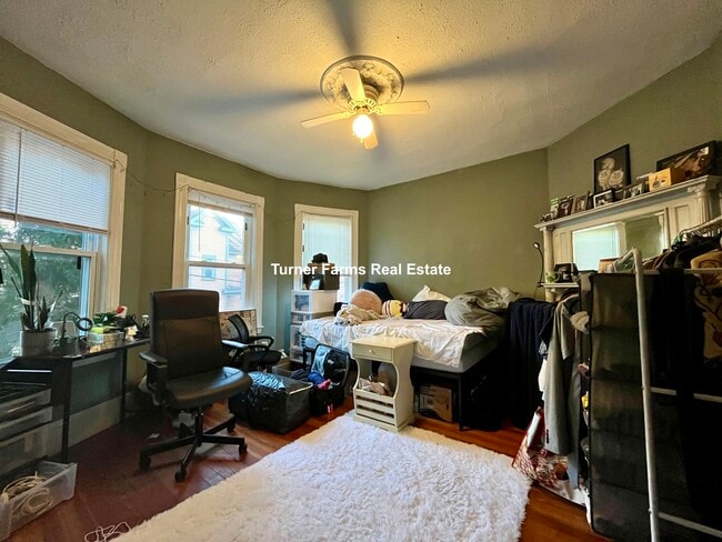 Building Photo - 12 Bucknam St