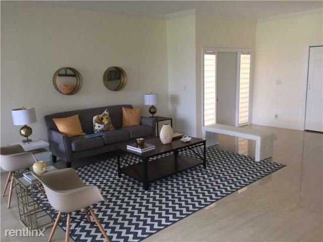 Building Photo - 5076 Lake Catalina Dr