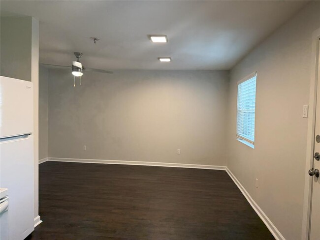Building Photo - 1824 Thonig Rd