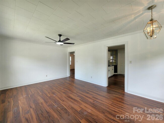 Foto del edificio - 1208 N Juniper Ave