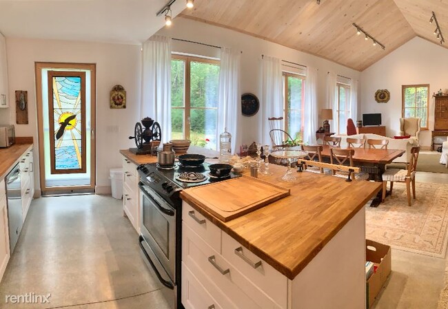 Building Photo - 1 br, 1 bath House - 248 Reach Road