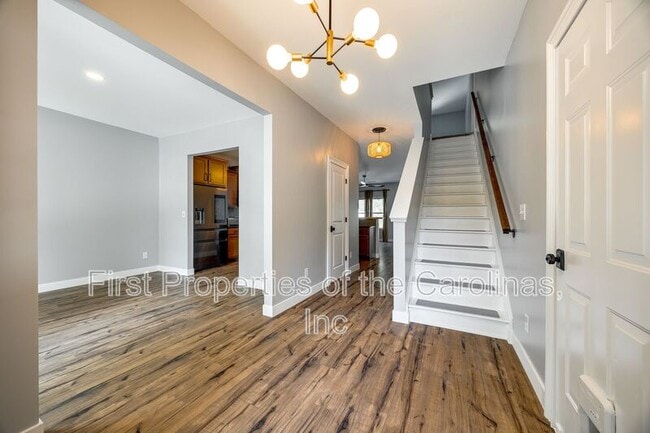 Building Photo - 440 Battery Cir