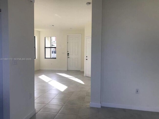 Foto del edificio - 10401 W 32nd Ln