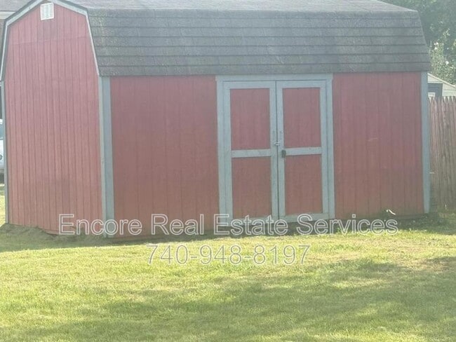 Building Photo - 121 Custer Rd