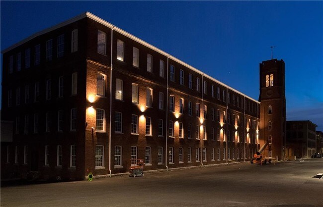 Foto del edificio - 334 Knight St