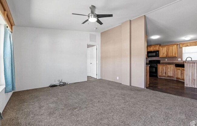 Building Photo - Kamas 3 Bedroom Home Available Now