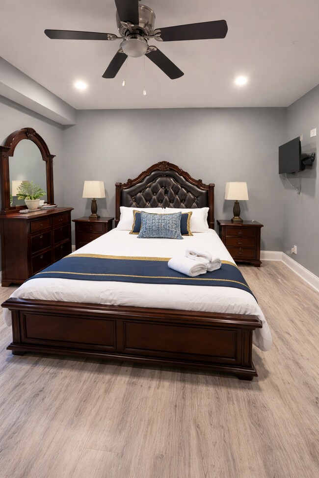 Foto del edificio - 6445 Greenock Dr