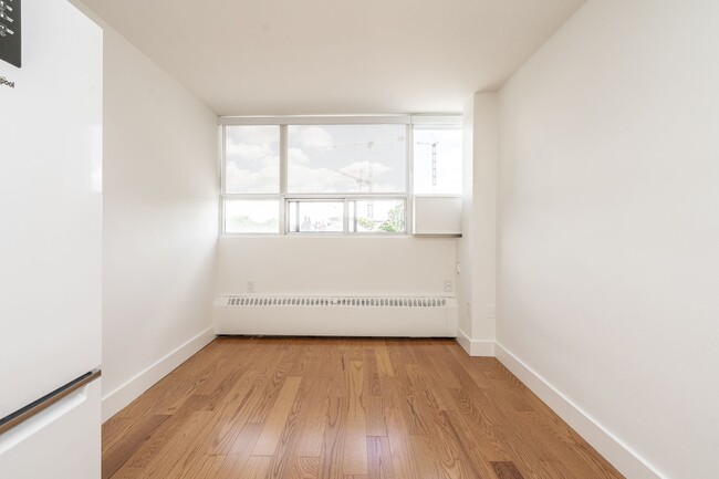 Photo du bâtiment - 730 St Clarens Ave