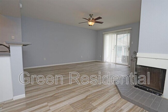 Foto del edificio - 18617 Egret Bay Blvd