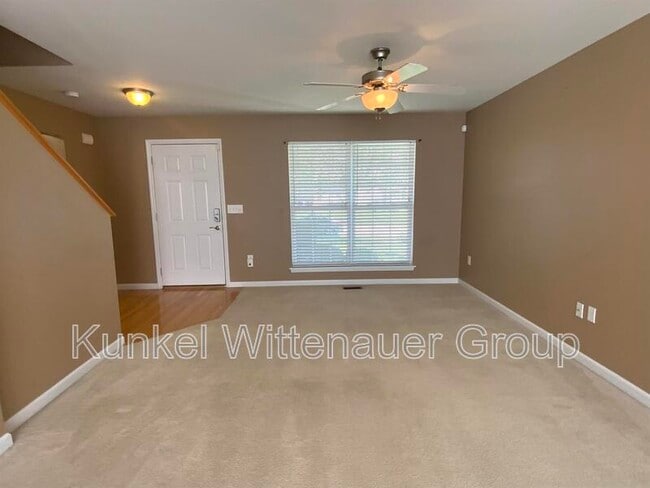 Building Photo - 2437 Larchmont Dr