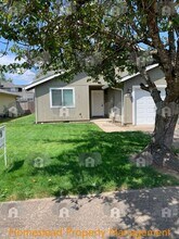 Building Photo - 1085-1087-1087 Raffon Ct SE