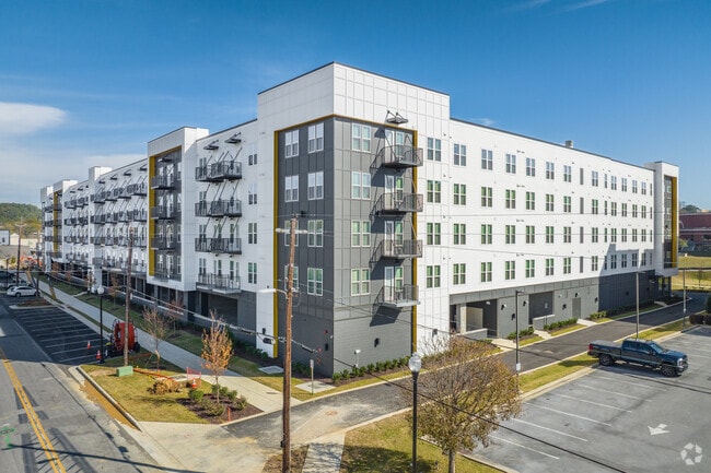 Building Photo - Nova River District