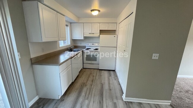 Building Photo - 2023-12573MF