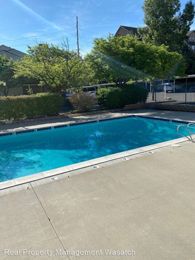 Foto principal - 959 Springcrest Ct