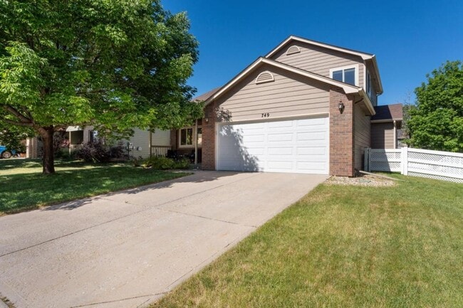 Photo - 749 Eagle Dr House