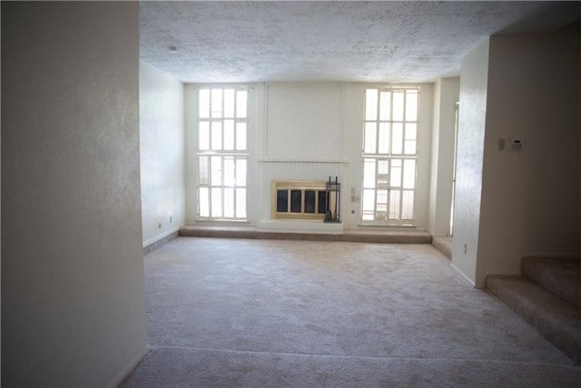 Building Photo - 7175 Fair Oaks Ave
