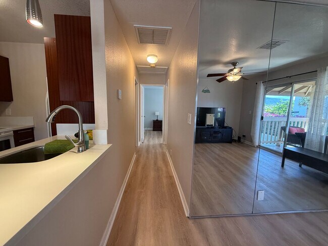 Building Photo - Partly Furnished. Pet Friendly, Central AC