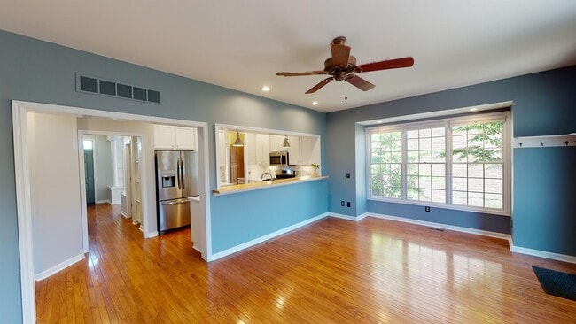 Photo - 922 Mound St House