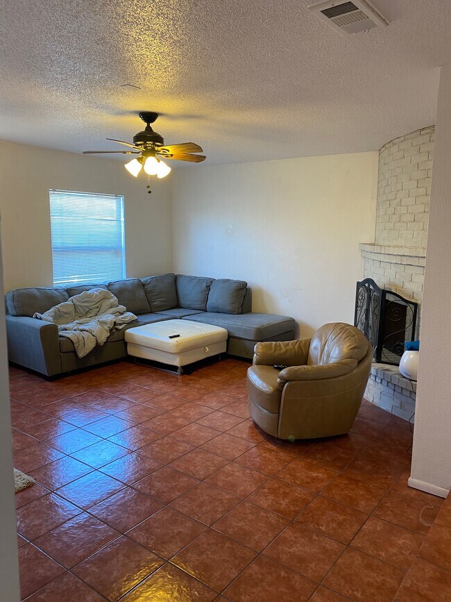 12580 Flora Alba Dr, El Paso, TX 79928 House Rental in El Paso, TX