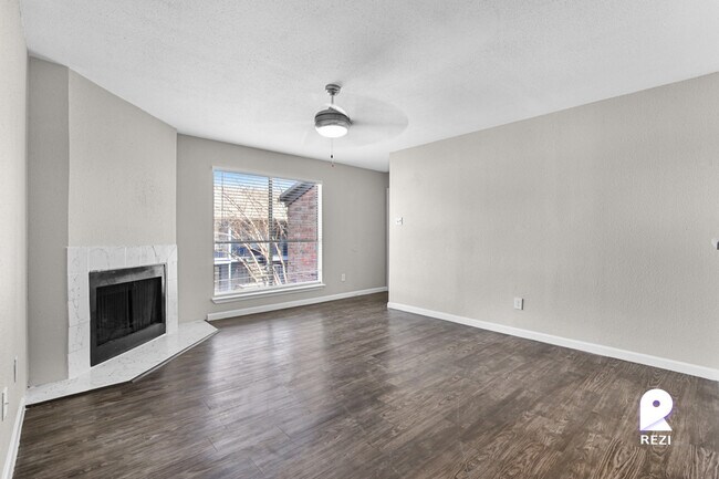 Foto del edificio - 13100 Stonefield Dr