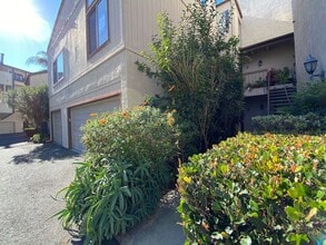 Building Photo - 4021 Layang Layang Cir