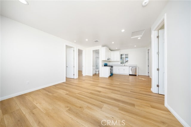 Building Photo - 607 S Sefton Ave