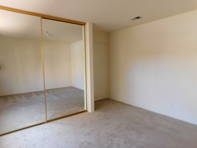 Foto del edificio - 8641 Moody St