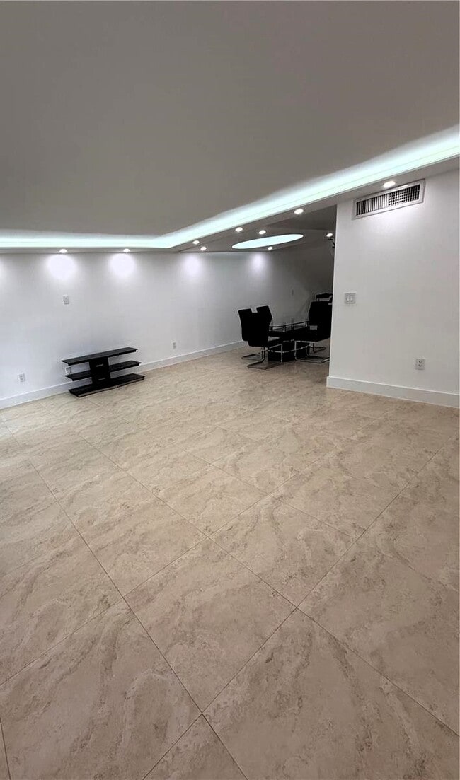 Building Photo - 6350 SW 139th Ct