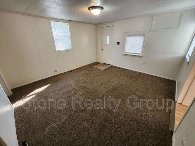 Building Photo - 2282 E State Rd 163