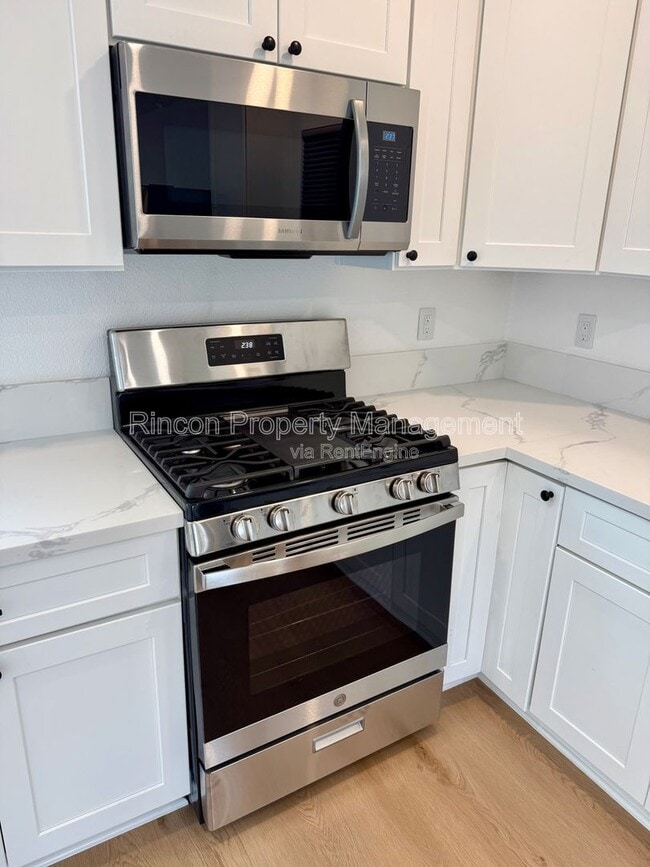 Building Photo - 607 Lemon Way