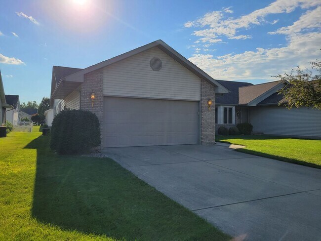 Foto del edificio - Large and In Charge in Rochester: 2 Bedroo...