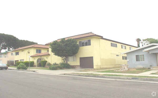 Primary Photo - 7714 Newlin Ave