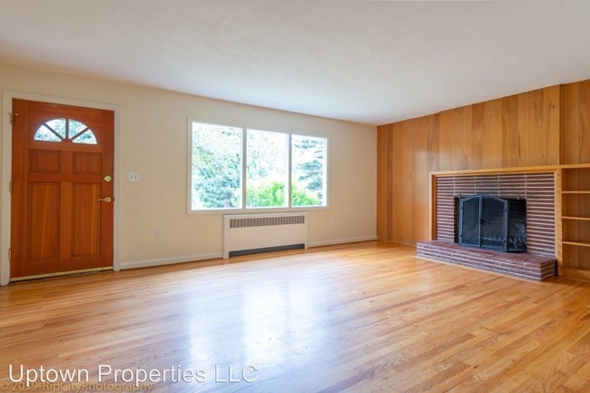 Building Photo - 3 br, 2 bath House - 2610 SW Plum Ct