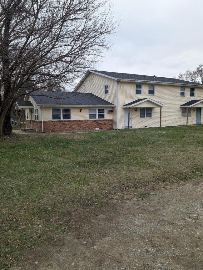Foto del edificio - 9015 Midway Dr