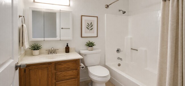 Primary Suite Bath - 6131 E Greenway St