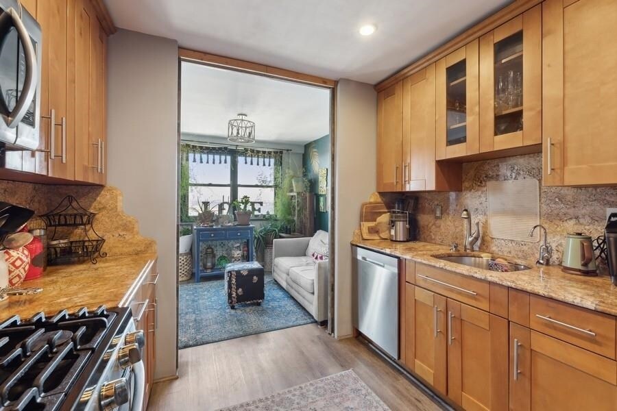 7100 Boulevard E Unit 12C, Guttenberg, NJ 07093 Room for Rent in