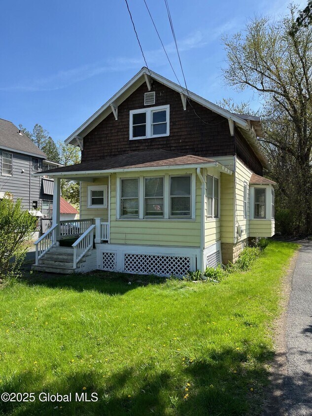 Primary Photo - 54 Main Ave
