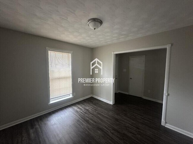 Foto del edificio - 5115 Fernleaf Ave