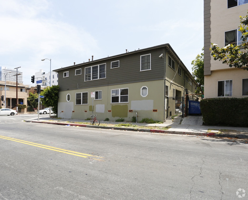 Building Photo - 3866 W 8th St
