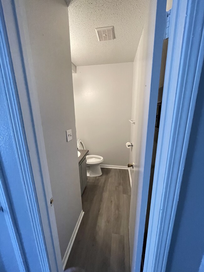half bath down stairs - 1004 Killoden Dr