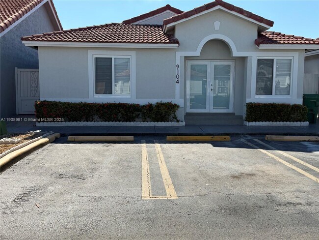 Foto del edificio - 9104 NW 120th St