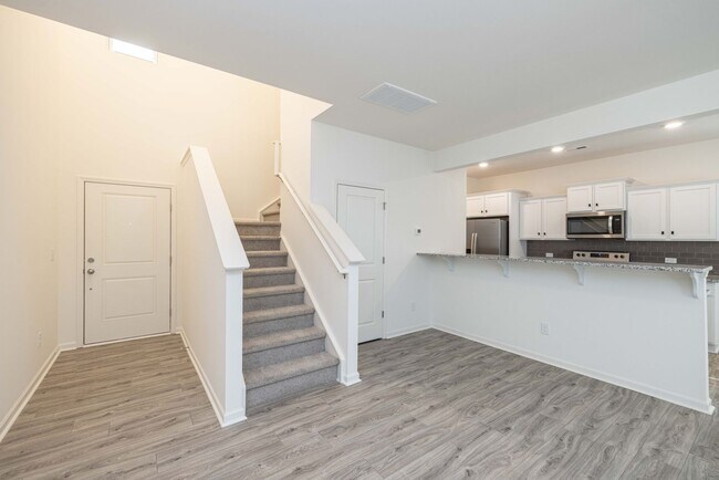 Foto del edificio - NEW 3BD Townhome Convenient to Hwy 74/ Min...