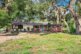 Building Photo - 18321 Edgewood Dr