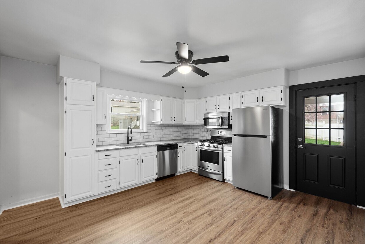 Primary Photo - SENSATIONAL 4 BED, 2 BATH HOME AVAILABLE N...