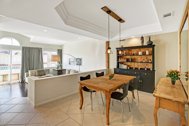 Foto del edificio - 6457 Zuma View Pl