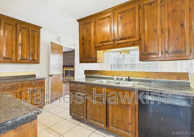 Building Photo - 3218 Riderwood Dr